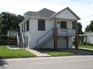 2213 44th St, Galveston, TX 77550