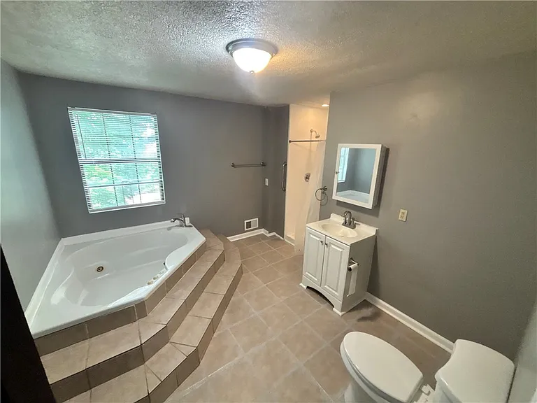 335 Cedarhurst St — Photo 18