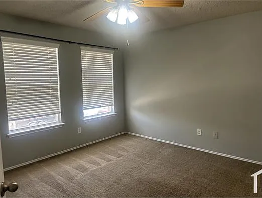1538 Thornhill Ln — Photo 17