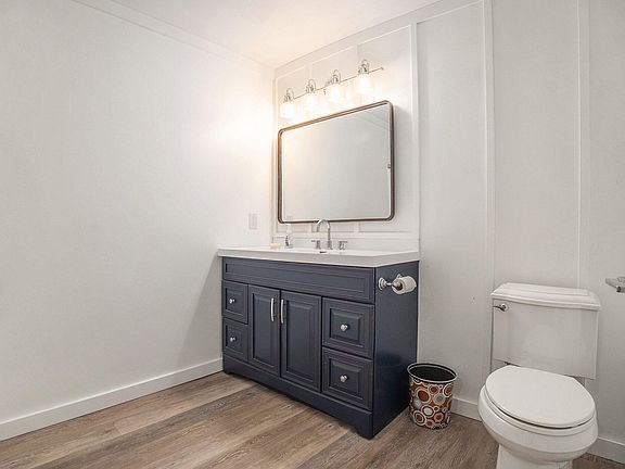 4th image of 17 W 10th St Suite 20