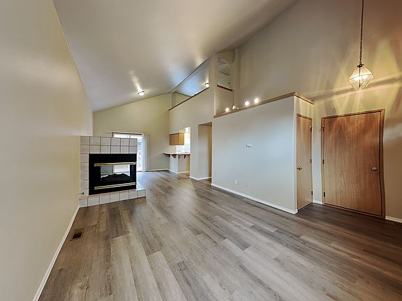 4th image of 17506 27th Ave NE