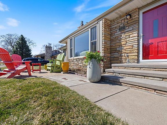 5th image of 3609 York Ave N