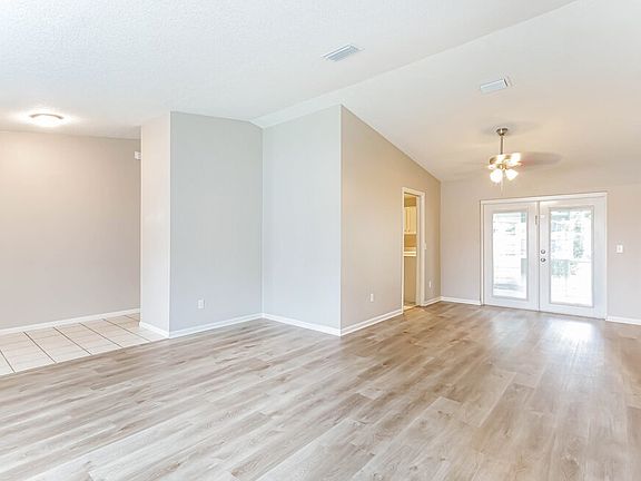 3rd image of 24142 Twin Ct