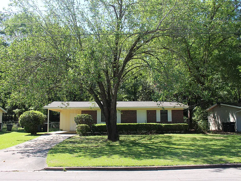 2109 Melanie Dr — Photo 4