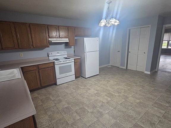 4th image of 2136 Galaxy Dr
