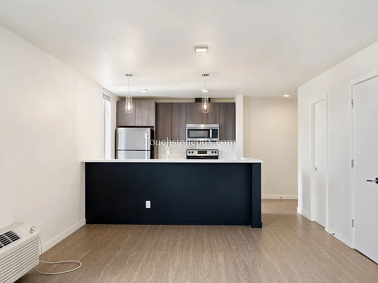 424 NE Jessup St #10 — Photo 17