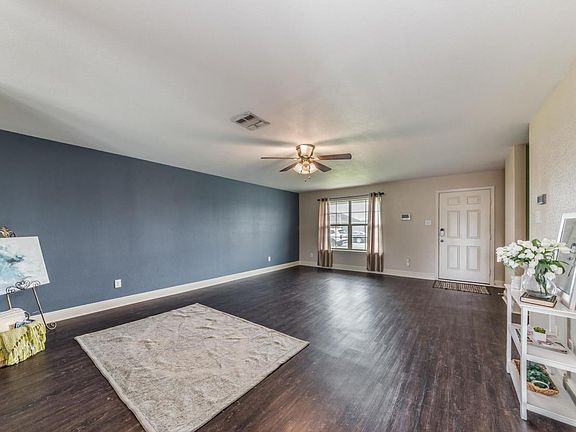 4th image of 203 Coles Creek Dr