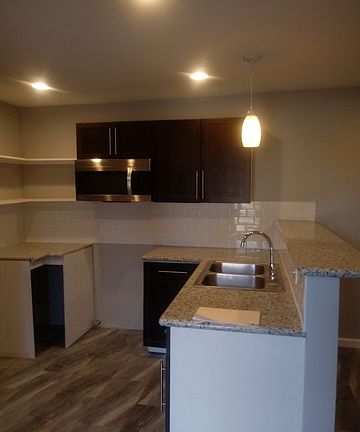 2nd image of 539 E Southcross Blvd APT 3