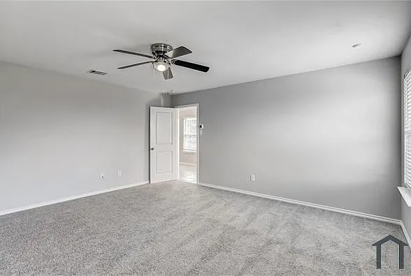 945 Newby Ln — Photo 5