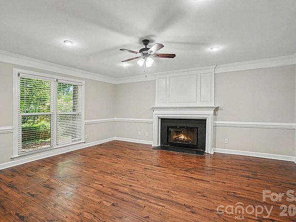 5th image of 9604 Newby Ln