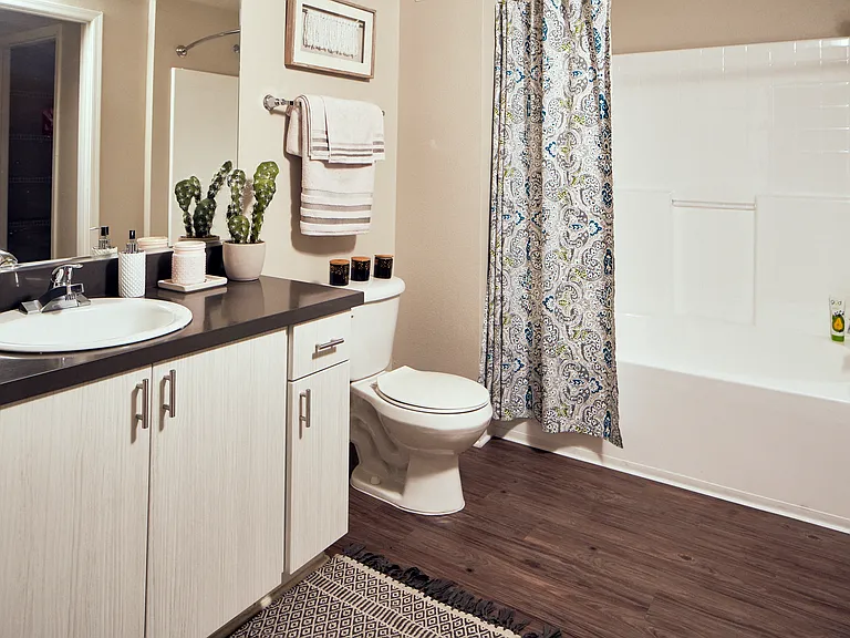 Victoria Arbors Apartment Homes — Photo 6