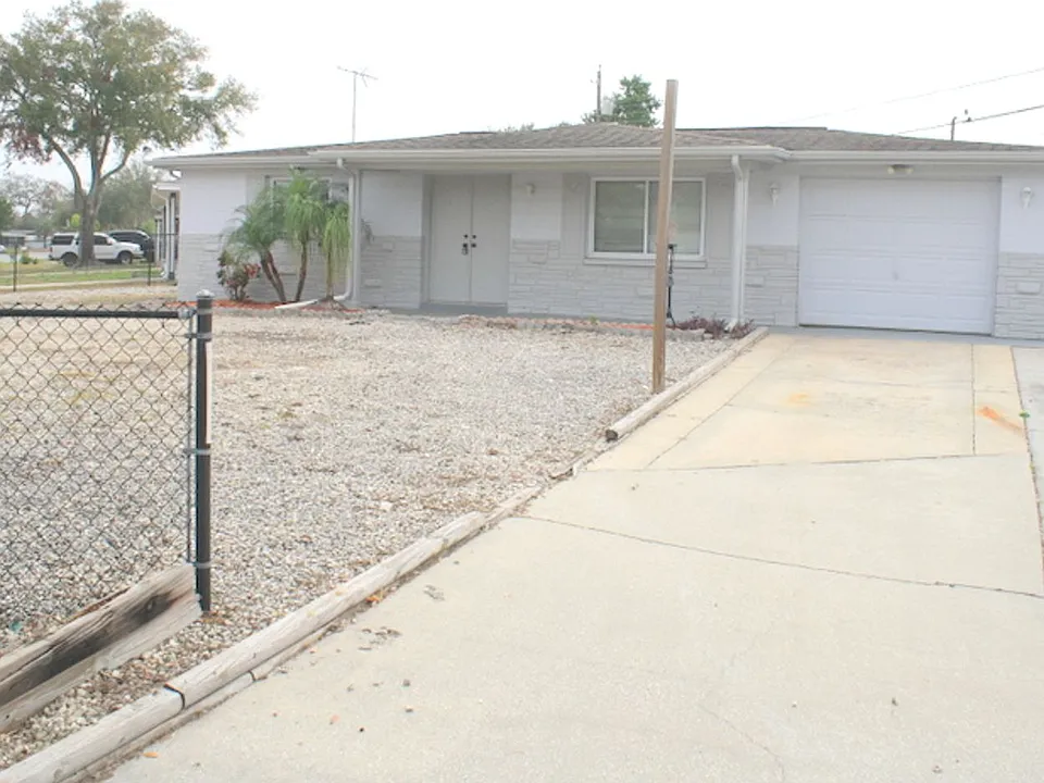 4719 Bonton Dr