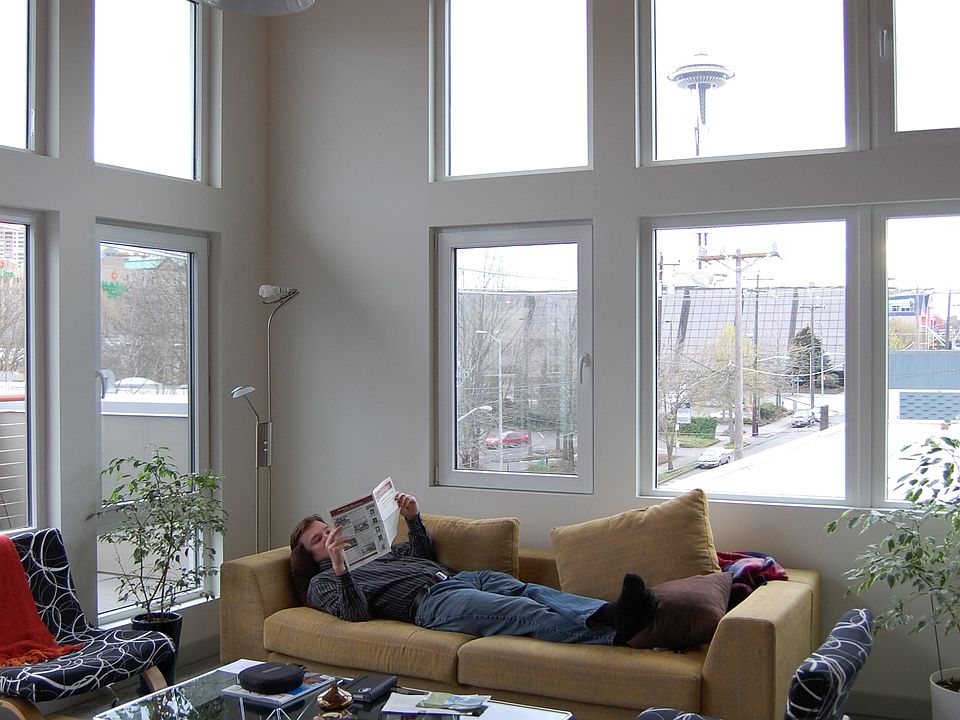 Main room (Space Needle)