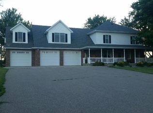 27808 Funke Rd, Farley, IA 52046