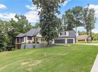 5423 W Yellow Brick Rd, Fayetteville, AR 72704