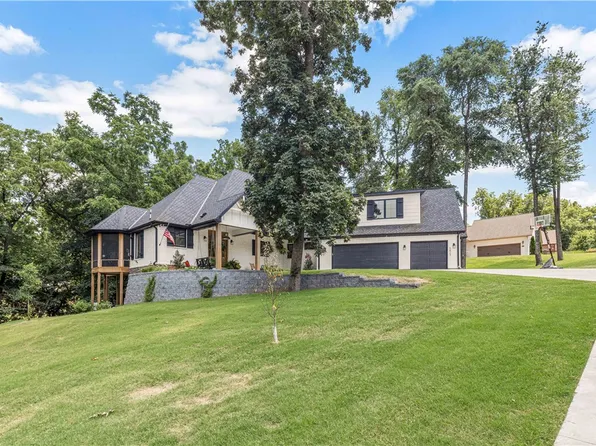 5423 W Yellow Brick Rd, Fayetteville, AR 72704