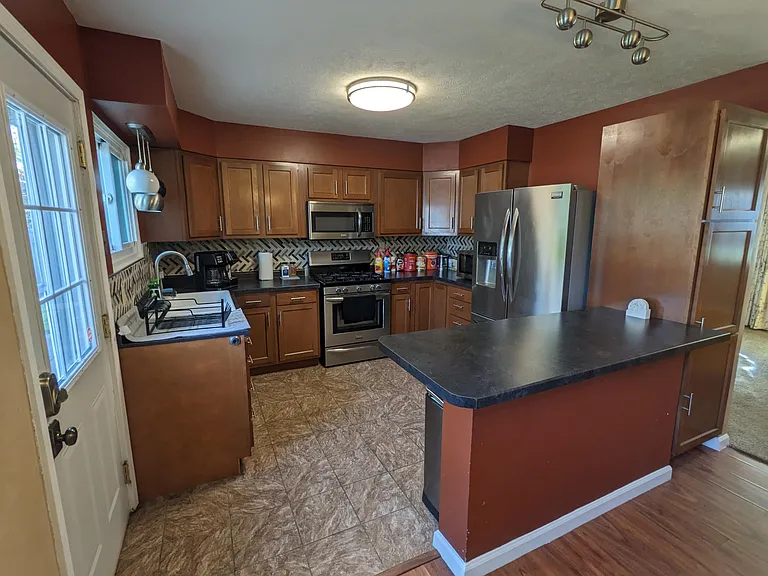 1617 McKinley Ave — Photo 6
