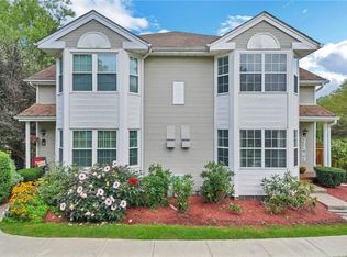 1098 Washington Grn, New Windsor, NY 12553