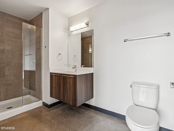 5th image of 1645 N Milwaukee Ave #302