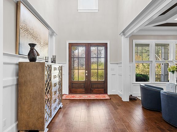 4th image of 235 Capellan St