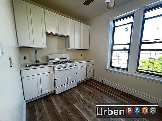 2nd image of 1308 Eastern Pkwy APT 3