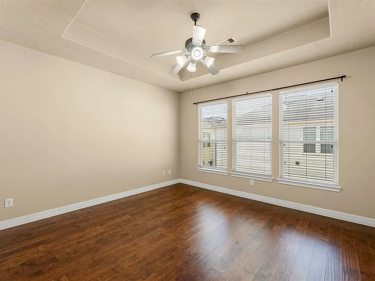 1716 Aden Dr — Photo 5