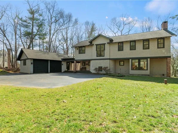 6 Kachina Way, Madison, CT 06443