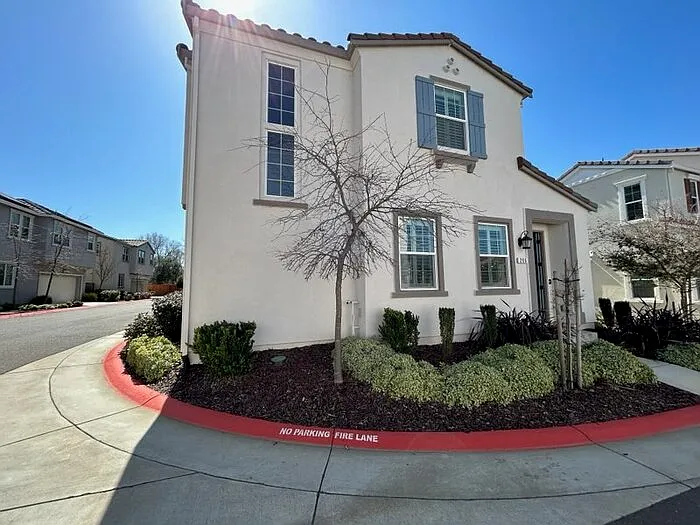 266 Colner Cir — Photo 3