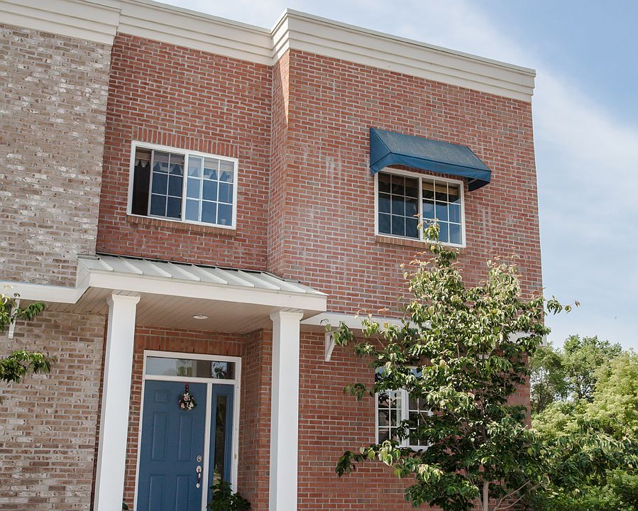 1st image of 271 S Eastowne Dr