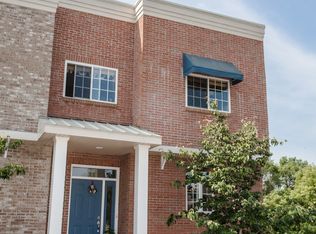 271 S Eastowne Dr, Norton Shores, MI 49444