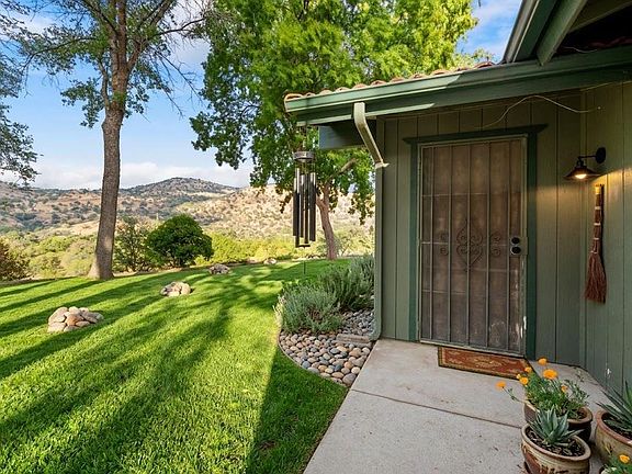 3rd image of 38570 Rustic Ln