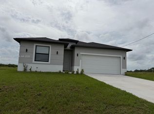 8033 Buttercup Cir, Labelle, FL 33935