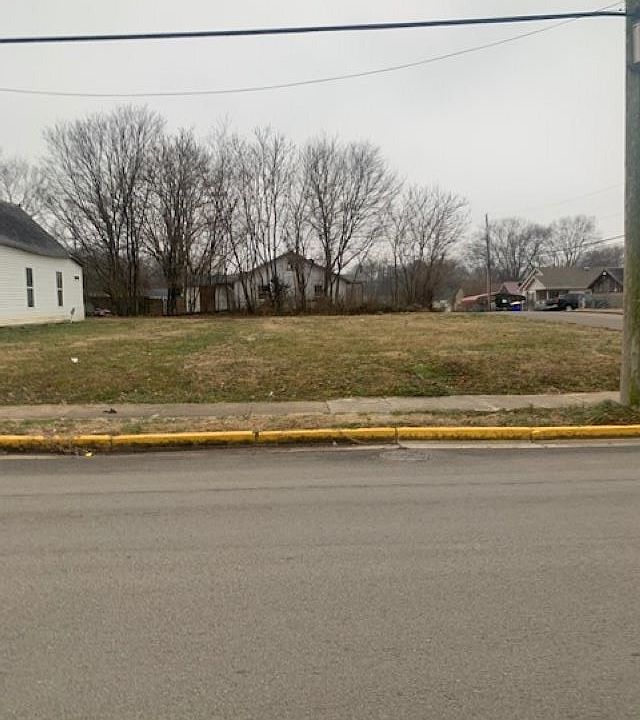 2nd image of 311 Woodford Ave