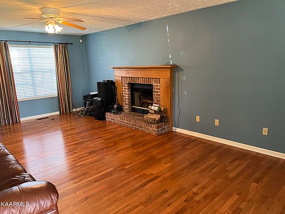 3rd image of 4517 Bucknell Dr
