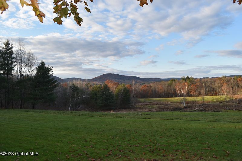 4th image of 327 Presbyterian Hill Road