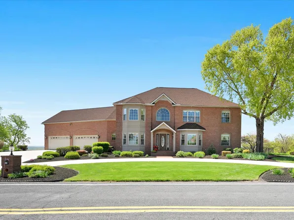 111 Mountain View Dr, Etters, PA 17319