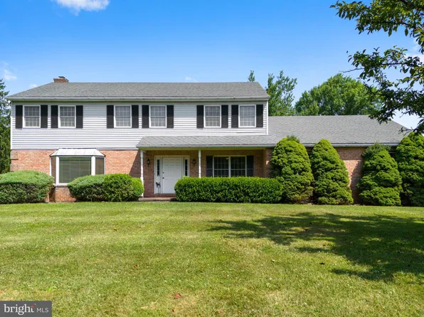 1231 Nemeth Rd, Coopersburg, PA 18036