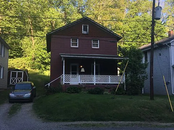 228 Douglas St, Commodore, PA 15729