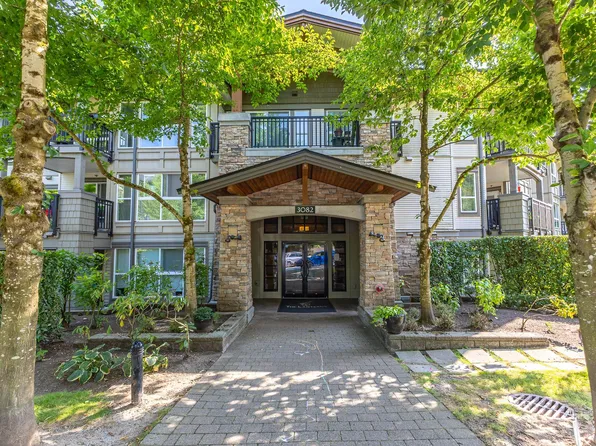 3082 Dayanee Springs Blvd #201, Coquitlam, BC V3E 0A3
