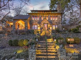 7 Wilcox Dr, Waynesville, NC 28785