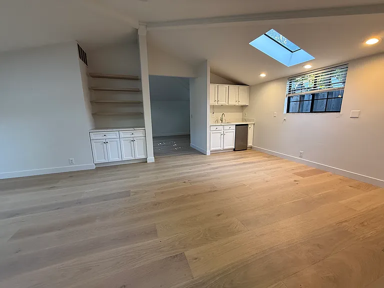 360 Stanford Ave #360A — Photo 4