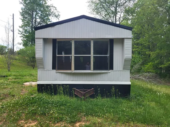 196 Phoenix Dr, Anniston, AL 36206