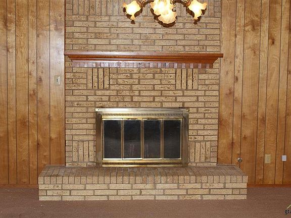 3rd image of 803 Pine Grove Cir
