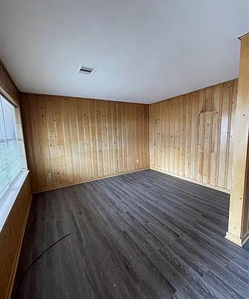 2nd image of 1516 W 6th Ave