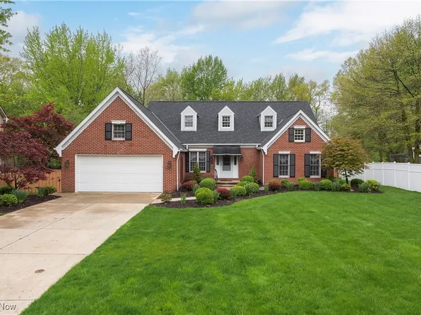 2806 Wakefield Ln, Westlake, OH 44145