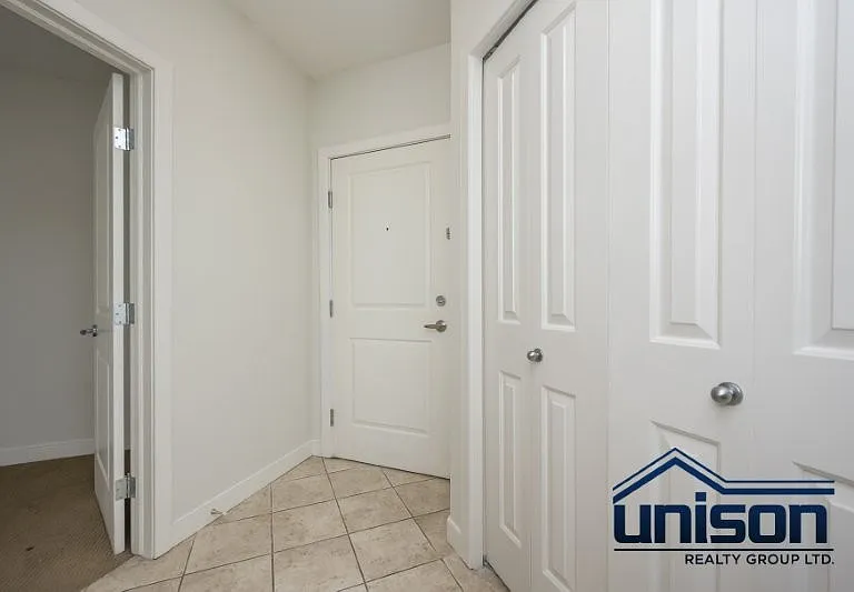 328 S 21st Ave SW #404 — Photo 6