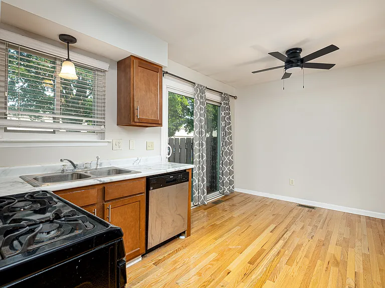 251 Sheffield Dr — Photo 20