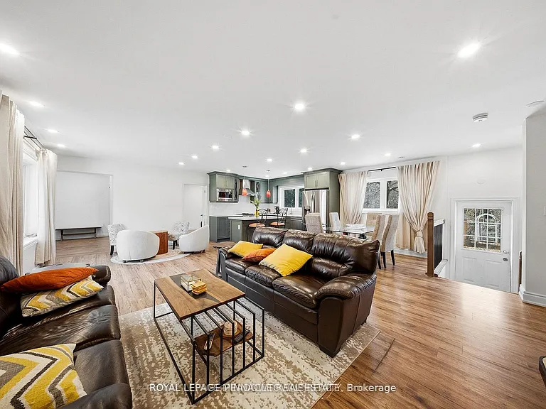 208 Glen Oak Dr — Photo 14