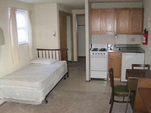 3rd image of 1486 Neil Ave APT L
