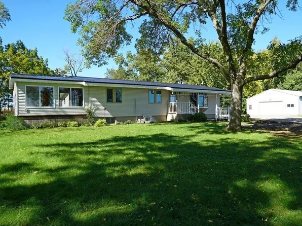 2271 Quince Ave, Charles City, IA 50616